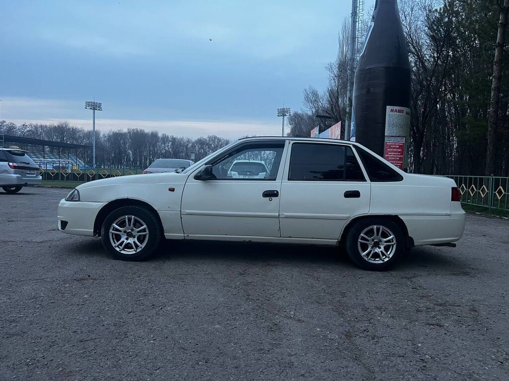 Daewoo Nexia: 2010 г., 1.5 л, Механика, Бензин, Седан: фото 6