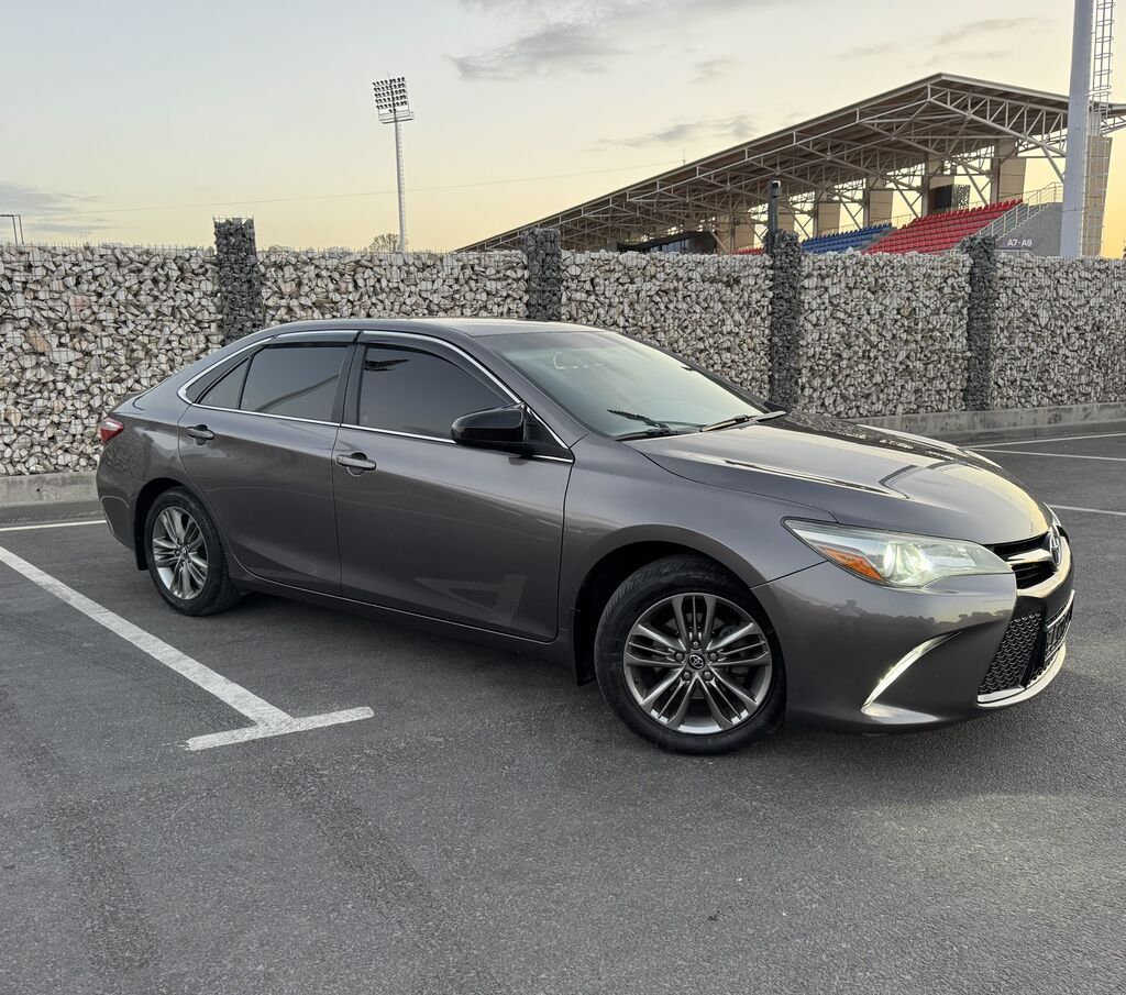 Toyota Camry: 2017 г., 2.5 л, Автомат, Бензин, Седан: фото 2