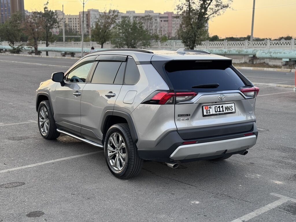 Toyota RAV4: 2019 г., 2.5 л, Вариатор, Бензин, Кроссовер: фото 8