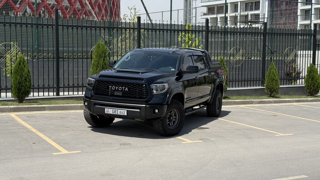 Toyota Тундра: 2021 г., 5.7 л, Автомат, Газ, Пикап: фото 1