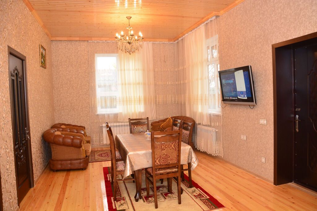 80 kv. m, 3 otaqlı, Kanalizasiya, Kombi