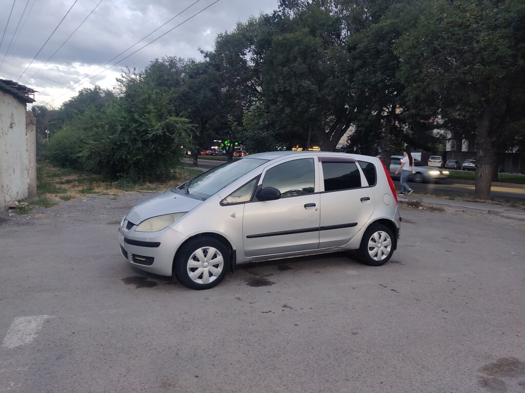 Mitsubishi Colt: 2004 г., 1.3 л, Механика, Бензин, Хэтчбэк: фото 2