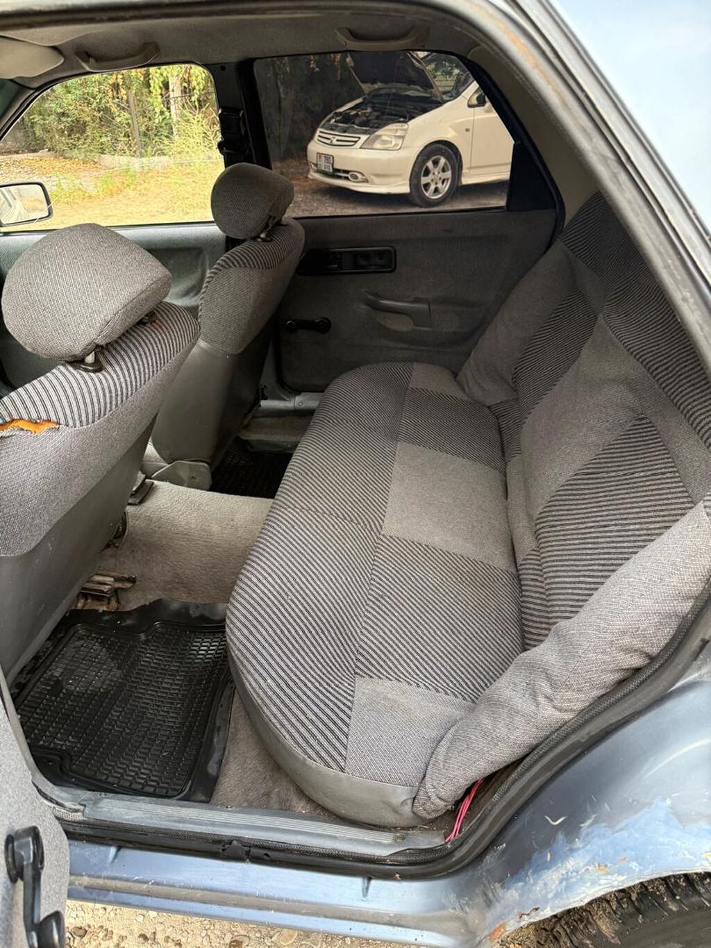 Ford Sierra: 1989 г., 2 л, Механика, Бензин, Седан: фото 6