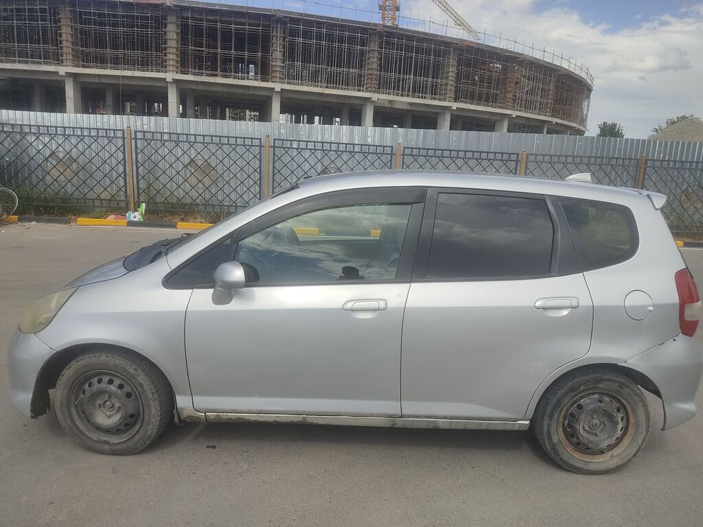 Honda Fit: 2002 г., 1.3 л, Автомат, Бензин, Хэтчбэк: фото 3