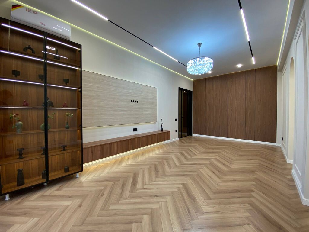 2 комнаты, 80 м², Юг-2 мкр Элитка, 14 этаж, Дизайнерский ремонт: фото 2