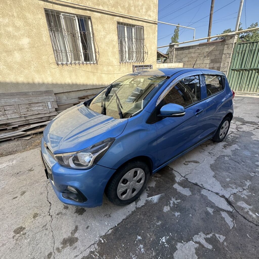 Chevrolet Spark: 2016 г., 1 л, Автомат, Бензин, Хэтчбэк: фото 1