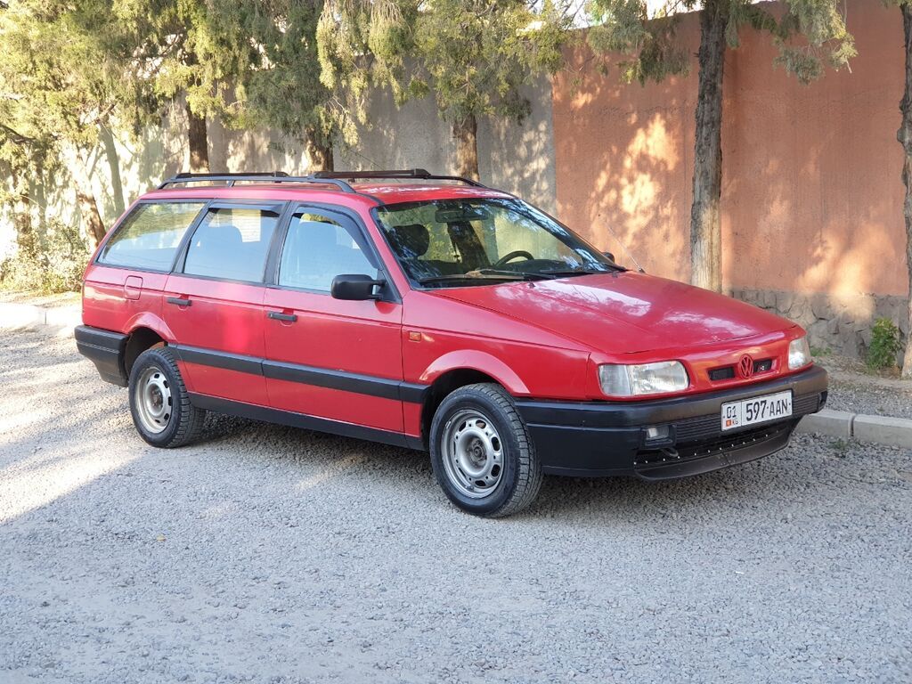 Volkswagen Passat: 1990 г., 1.8 л, Механика, Бензин, Универсал: фото 3