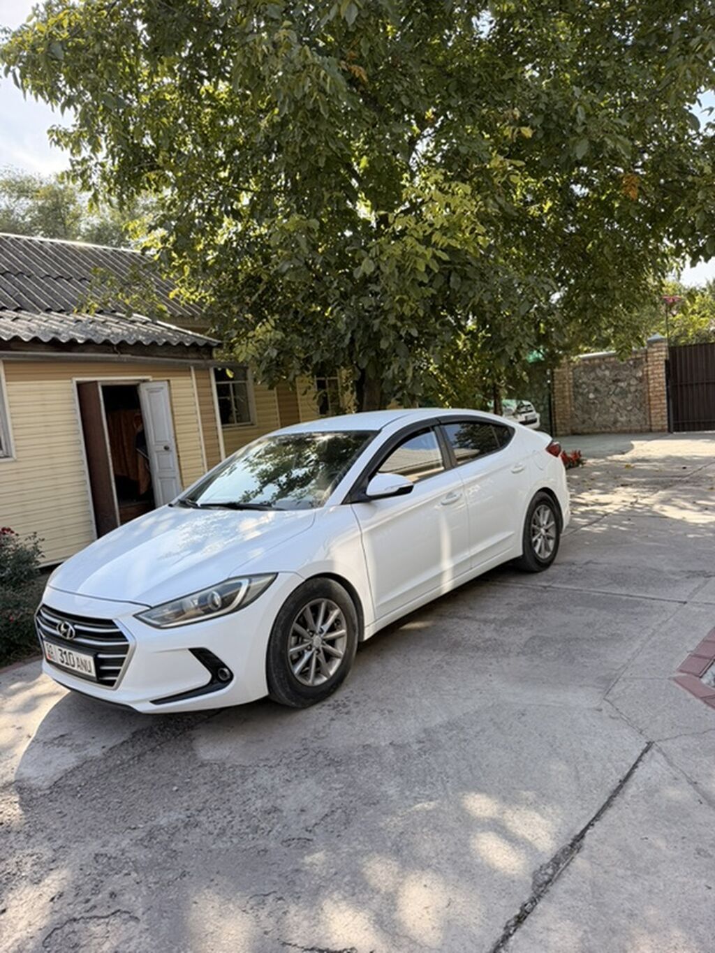 Hyundai Elantra: 2017 г., Седан: фото 2