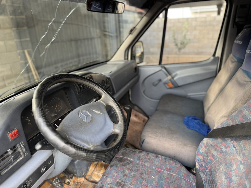 Mercedes-Benz Спринтер: 1997 г., 3 л, Механика, Дизель, Бус: фото 4