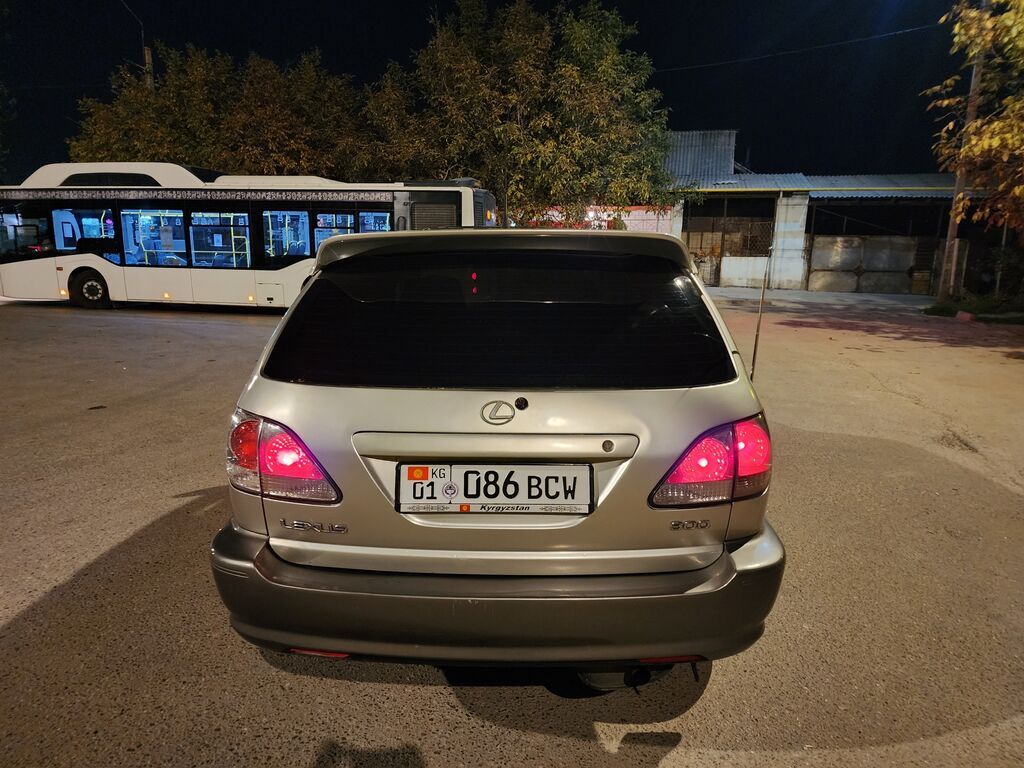 Lexus RX: 2002 г., 3 л, Автомат, Бензин, Внедорожник: фото 8