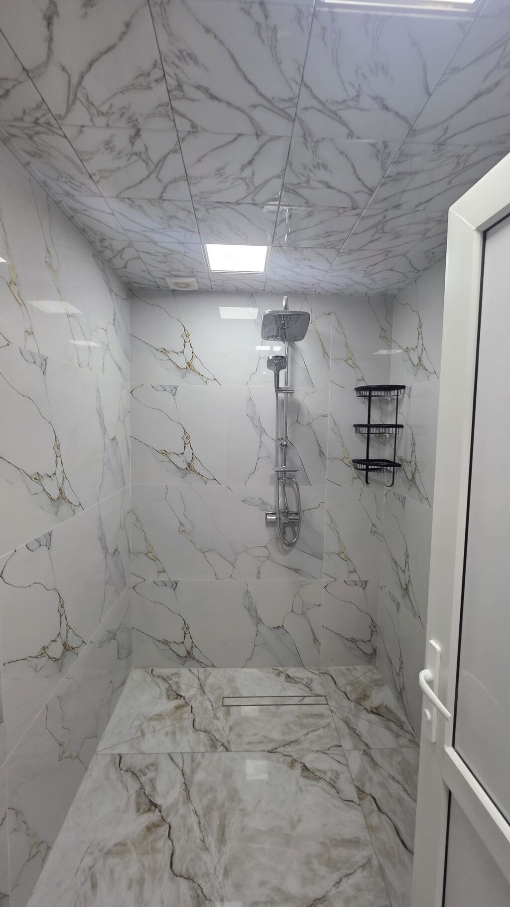 6 otaqlı, 205 kv. m, Yeni təmirli