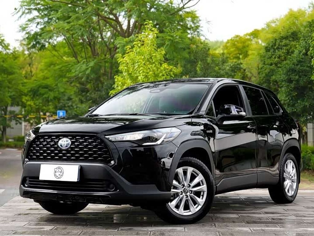 Toyota Corolla Cross: 2024 г., 2 л, Вариатор, Гибрид, Кроссовер: фото 2