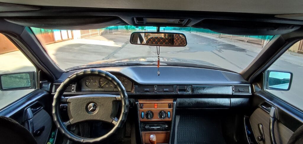 Mercedes-Benz W124: 1989 г., 2.5 л, Механика, Дизель, Седан: фото 5