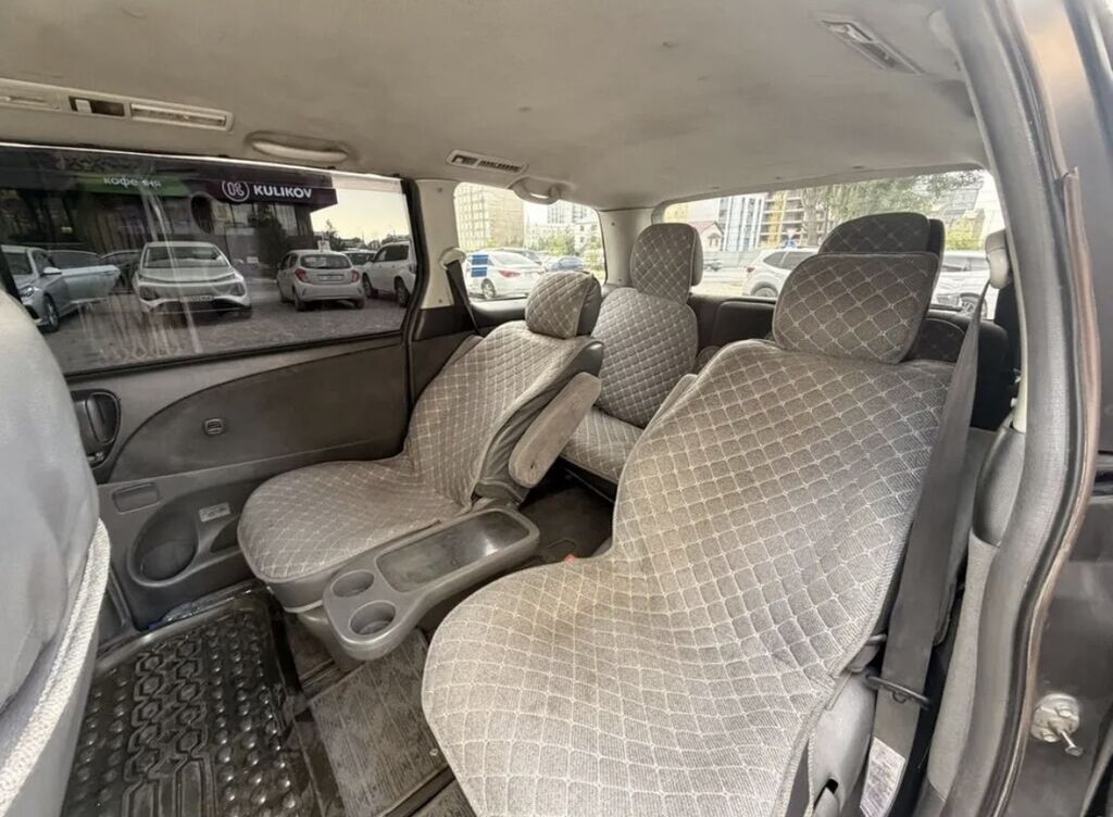 Toyota Estima: 2004 г., 2.4 л, Автомат, Газ, Минивэн: фото 6