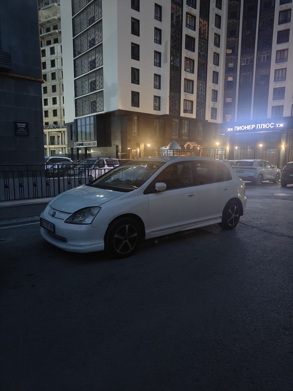 Honda Civic: 2002 г., 1.5 л, Автомат, Бензин, Хэтчбэк: фото 2