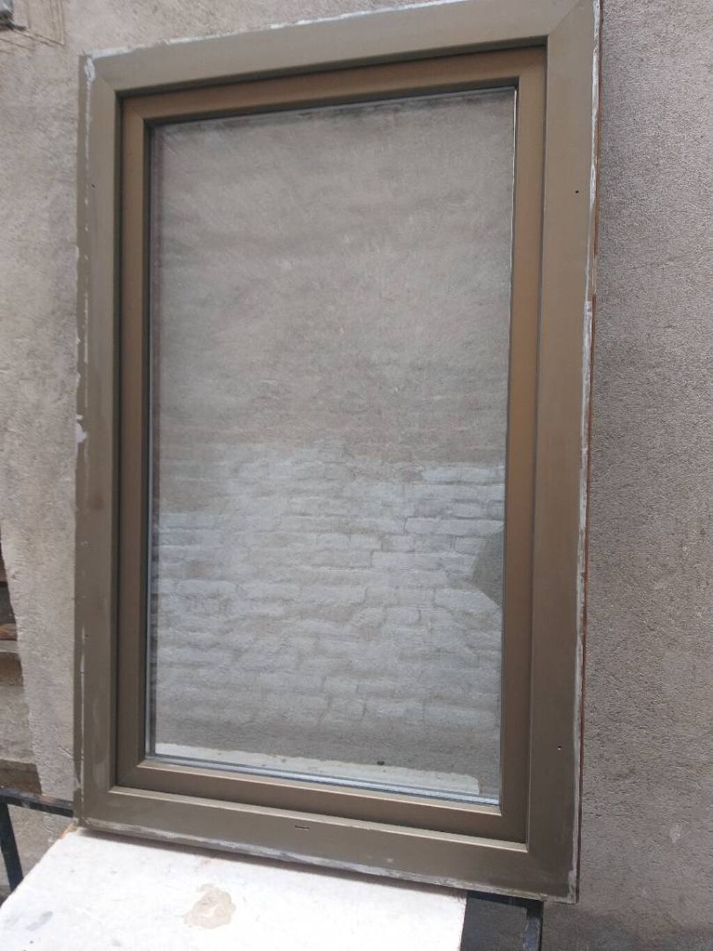Prozori: Prozor dimenzija 140x90cm, kombinacija aluminijum spolja drvo unutra