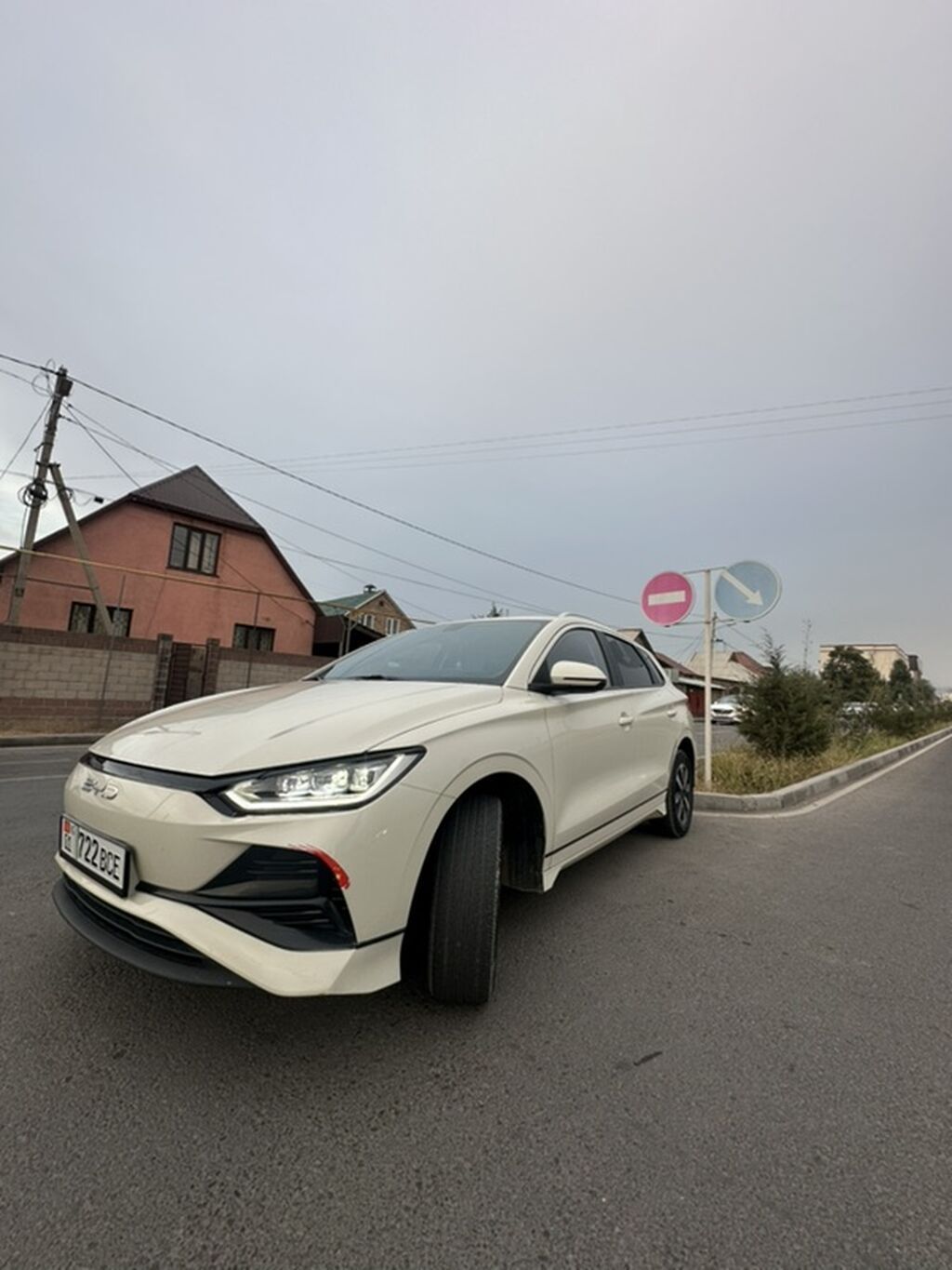 BYD E2