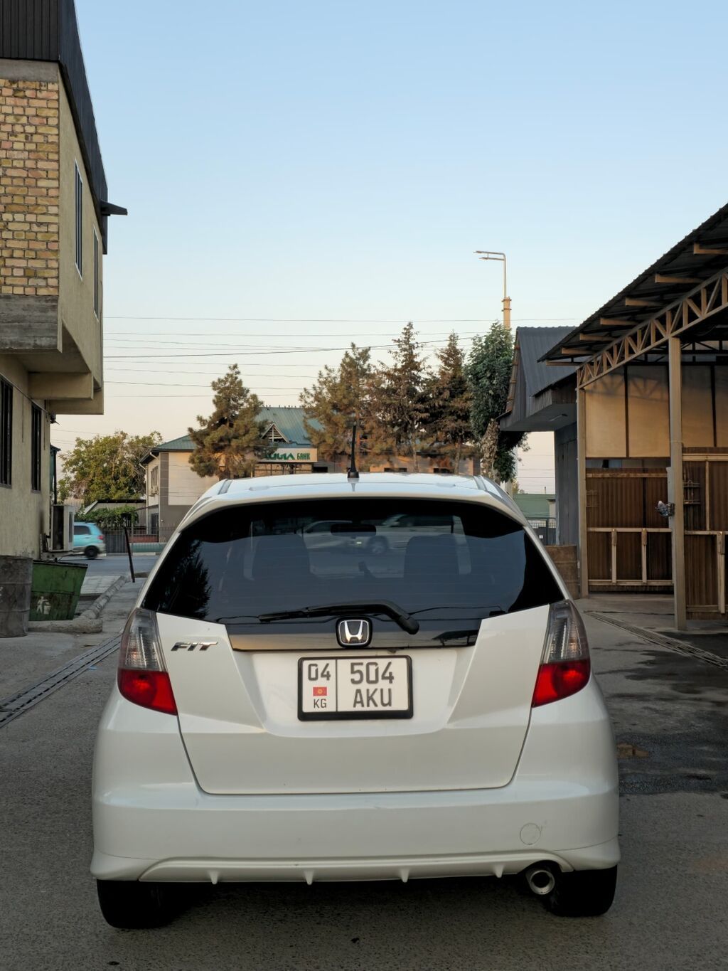 Honda Fit: 2010 г., 1.5 л, Автомат, Бензин, Хэтчбэк: фото 6