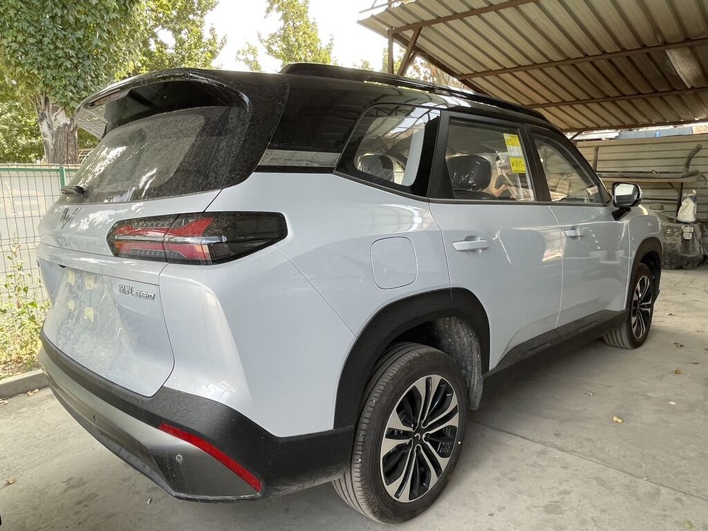 Wuling Startlight 560 PHEV– современный 5‑дверный кроссовер с: фото 6