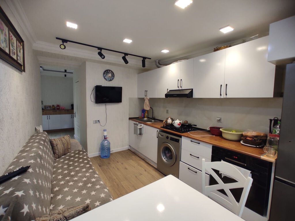 2 otaqlı, Yeni tikili, m. Xalqlar Dostluğu, 85 kv. m