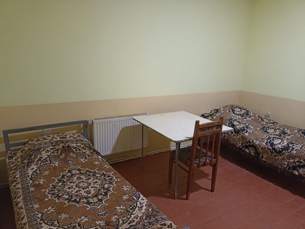 1 NƏFƏR ÜÇÜN 100AZN (3 nəfərlik otaq) KOMMUNAL DAXİL DEYİL Remontlu