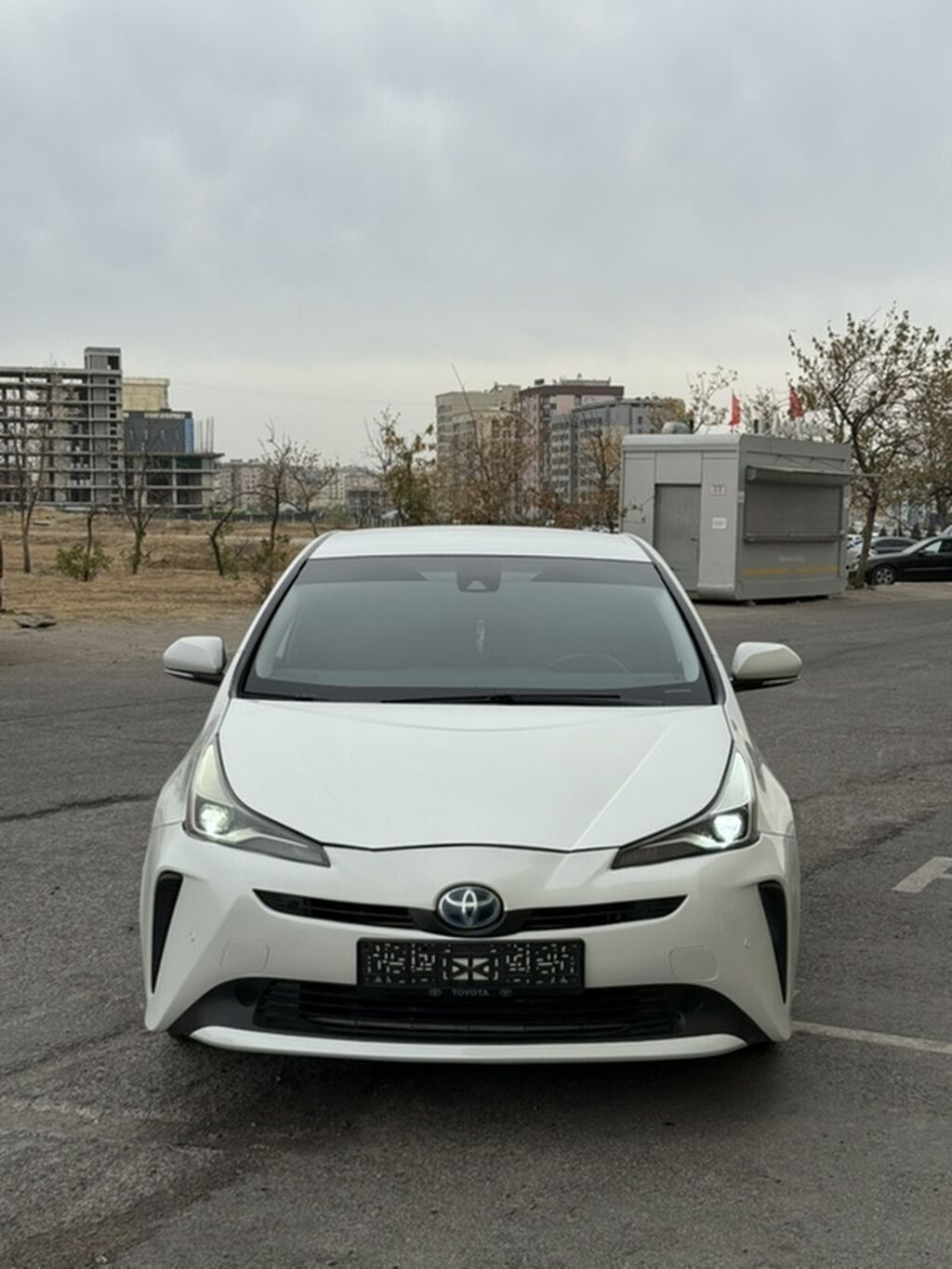 Toyota Prius: 2020 г., 1.8 л, Вариатор, Гибрид, Хэтчбэк: фото 2