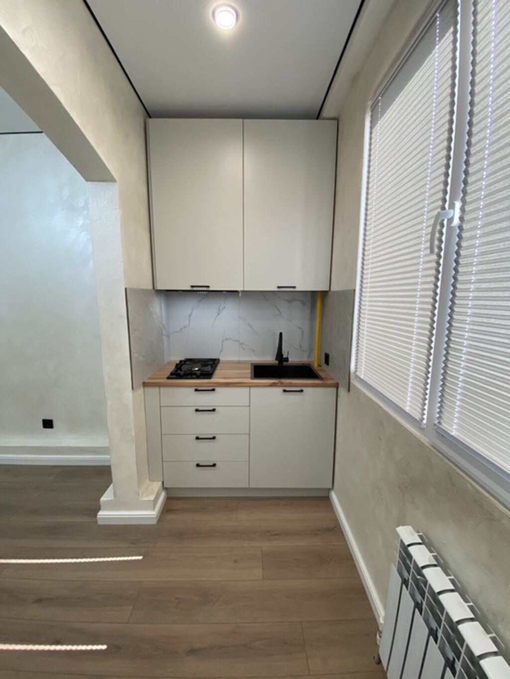 2 комнаты, 45 м², Ала-Арча ТРЦ 106 серия улучшенная, 3 этаж, Дизайнерский ремонт: фото 2