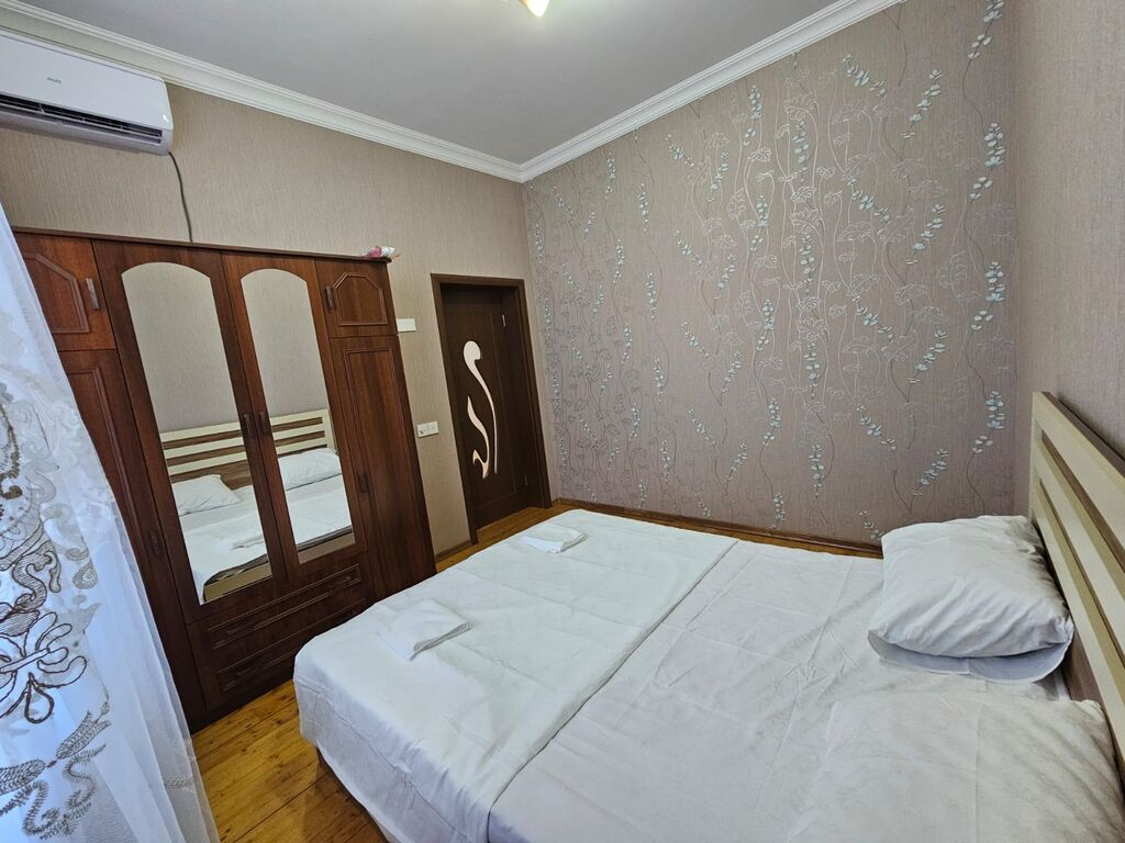 300 kv. m, 5 otaqlı, İşıq, Kombi, Kanalizasiya