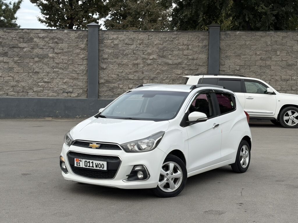 Chevrolet Spark: 2016 г., 1 л, Вариатор, Бензин, Хэтчбэк: фото 1
