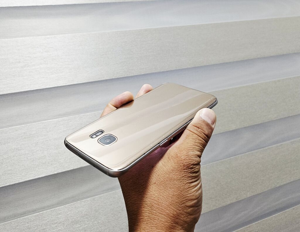 Samsung Galaxy S7 Edge, Б/у, 64 ГБ, цвет - Золотой, 1 SIM, 2 SIM — фото 8