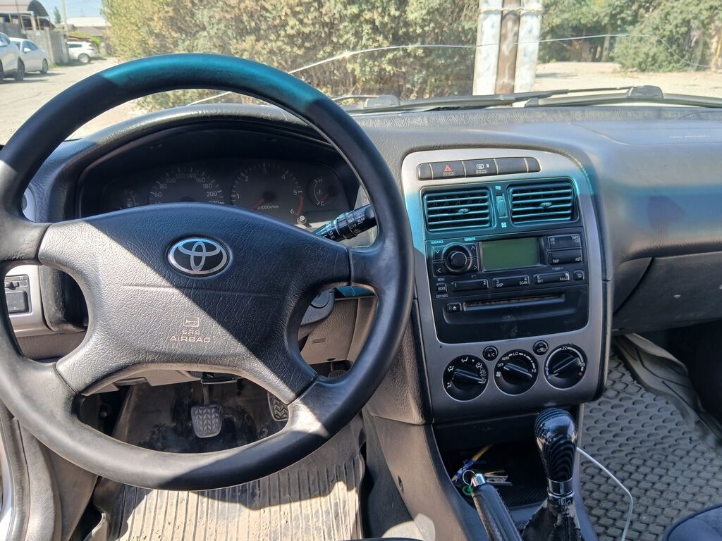Toyota Avensis: 2003 г., 2 л, Механика, Дизель, Универсал: фото 5
