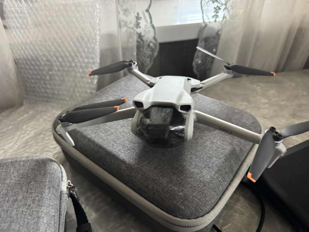 DJI Mini 3 — компактный ультралёгкий квадрокоптер с камерой и пультом: фото 3