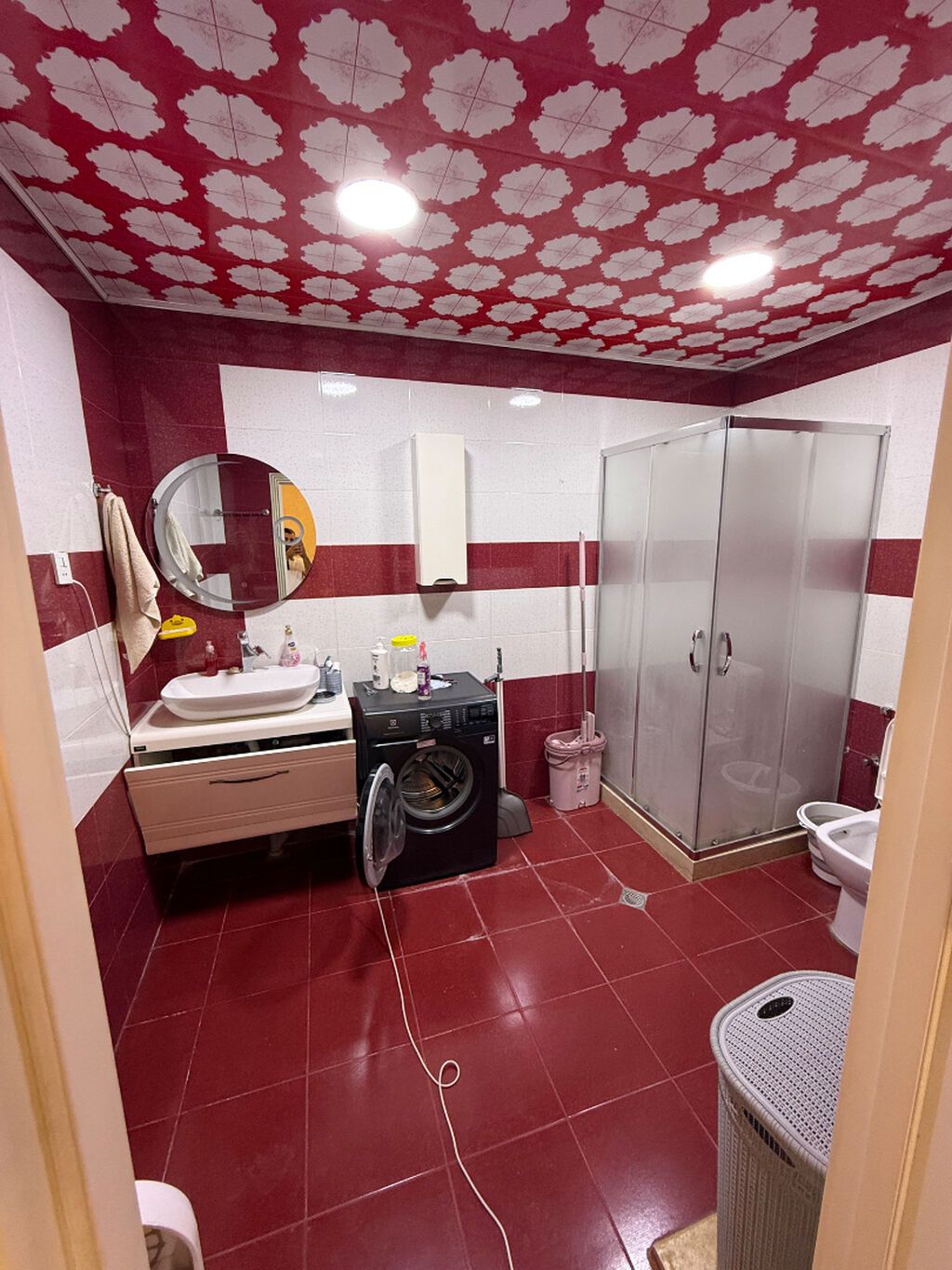 Təcili Olaraq Xırdalan Şəhəri Köhnə Bazarın Qarşısında Elit Binada