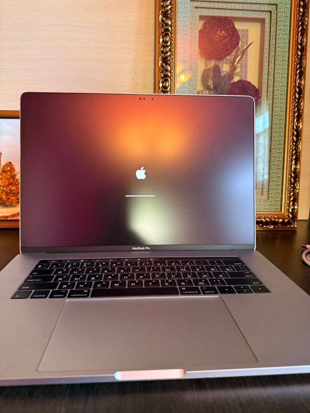 Apple MacBook Pro 16" (серый космос) - Экран 16 дюймов, тонкие рамки: фото 2