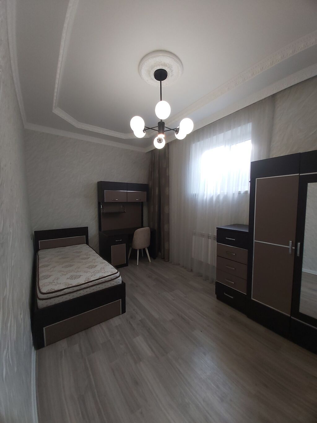 144 kv. m, 3 otaqlı, Qaz, İnternet, İşıq