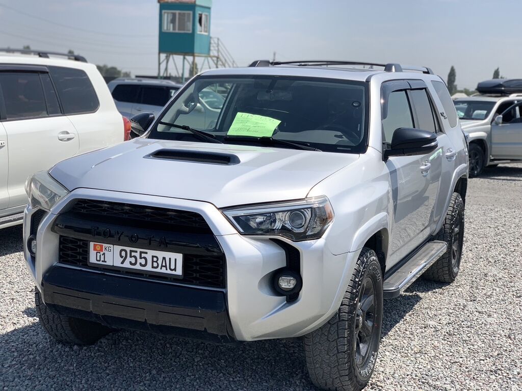 Toyota 4Runner: 2018 г., 4 л, Автомат, Бензин, Внедорожник: фото 6