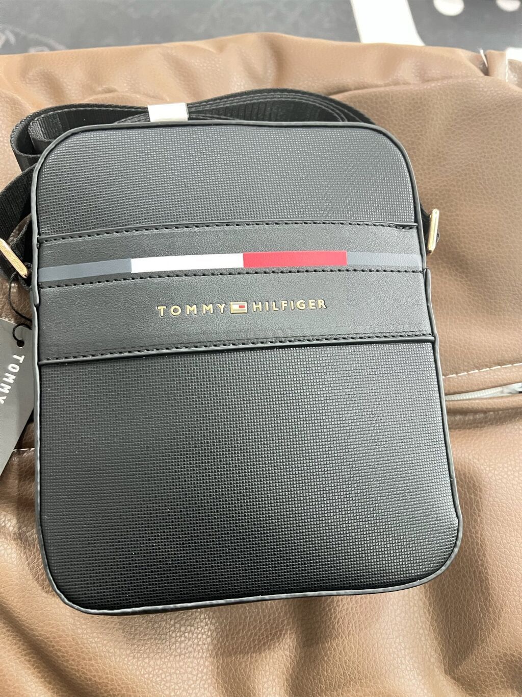 Классическая сумка, Tommy Hilfiger, Материал: Искусственная кожа, Застежка на молнии, Унисекс, Новый: фото 2