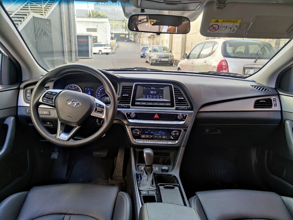 Hyundai Sonata: 2023 г., 2 л, Автомат, Газ, Седан: фото 3