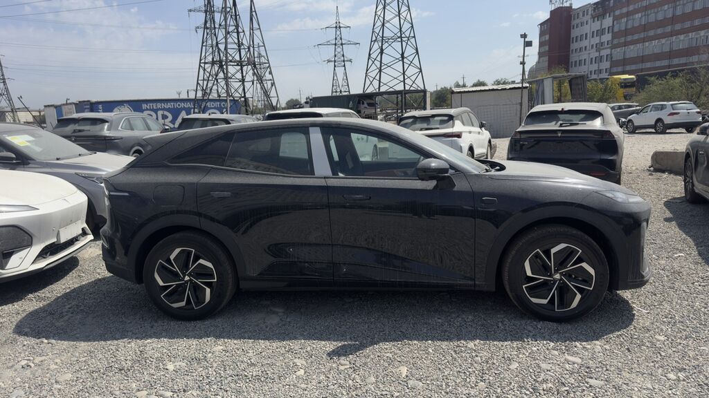 Changan : 2026 г., 1.8 л, Автомат, Электромобиль, Кроссовер: фото 2