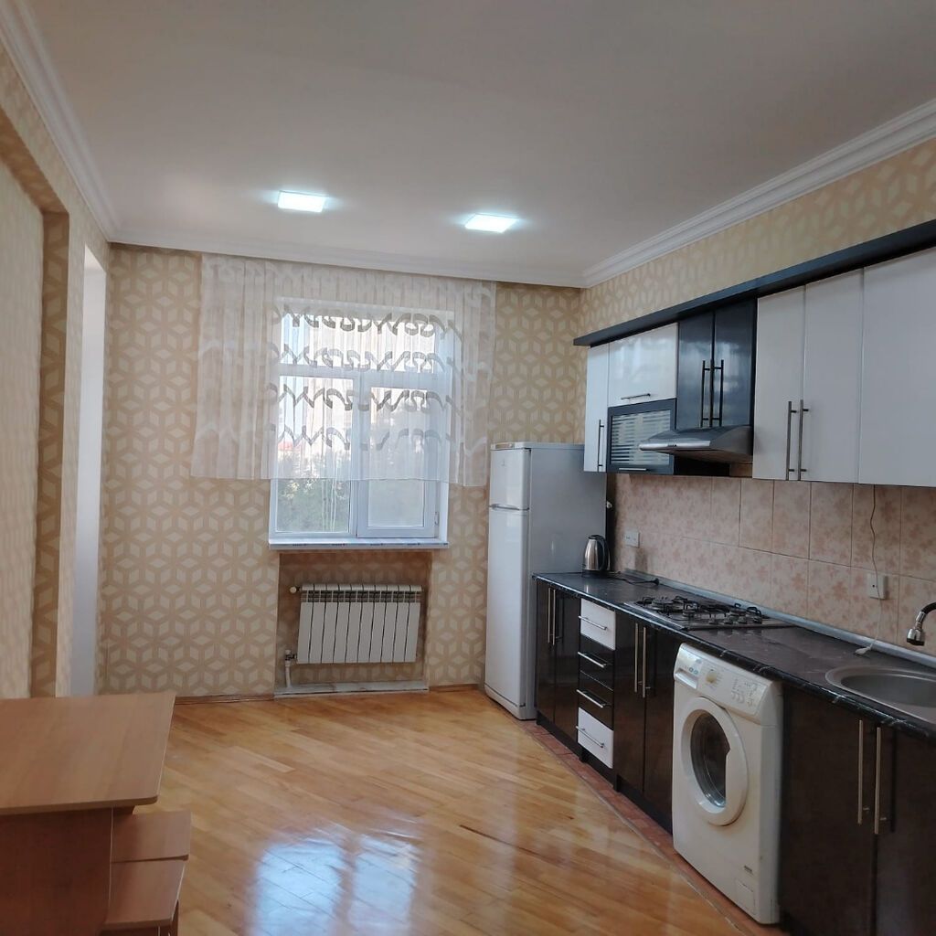 3 otaqlı, Yeni tikili, 135 kv. m