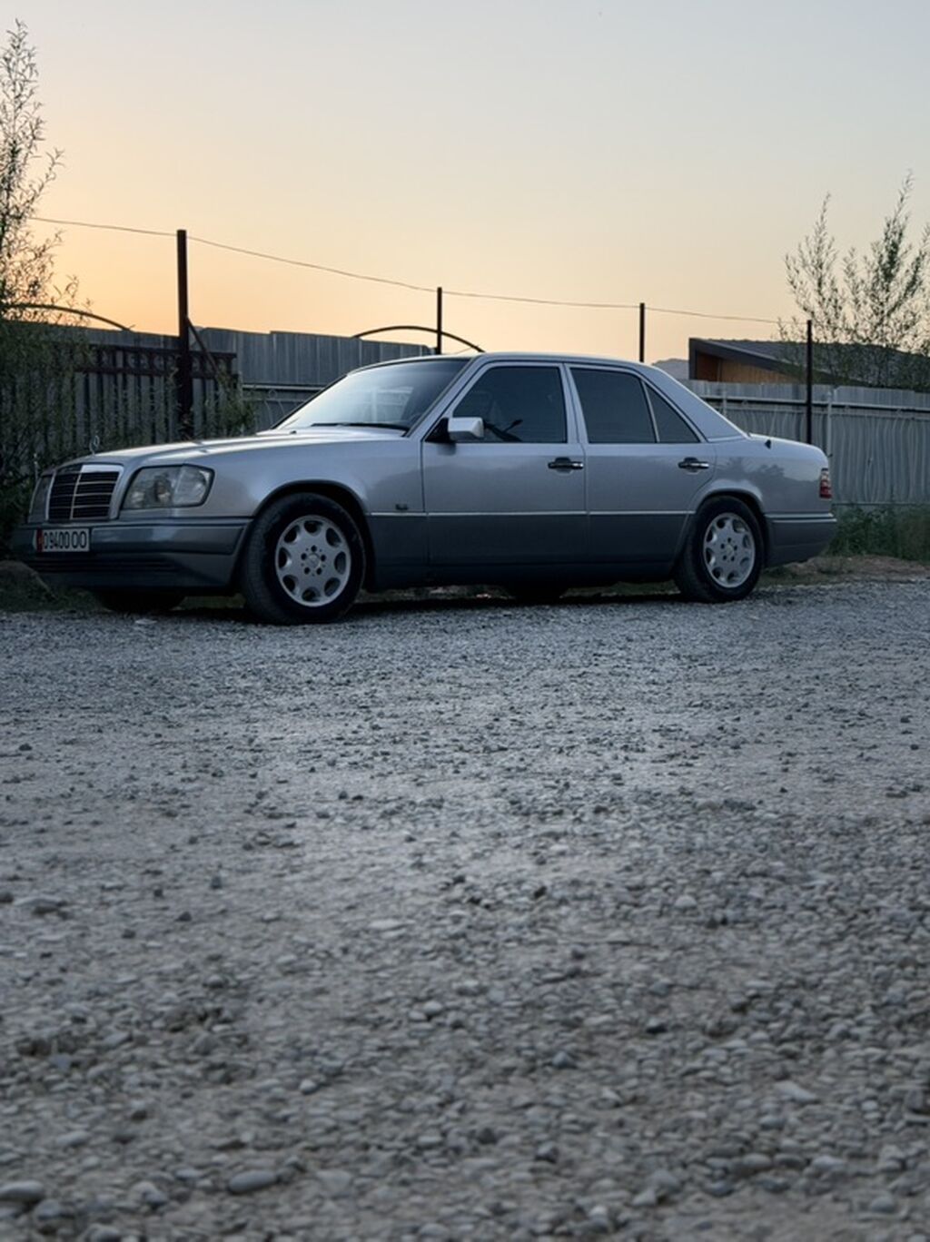 Mercedes-Benz W124: 1995 г., 2.2 л, Механика, Седан: фото 1