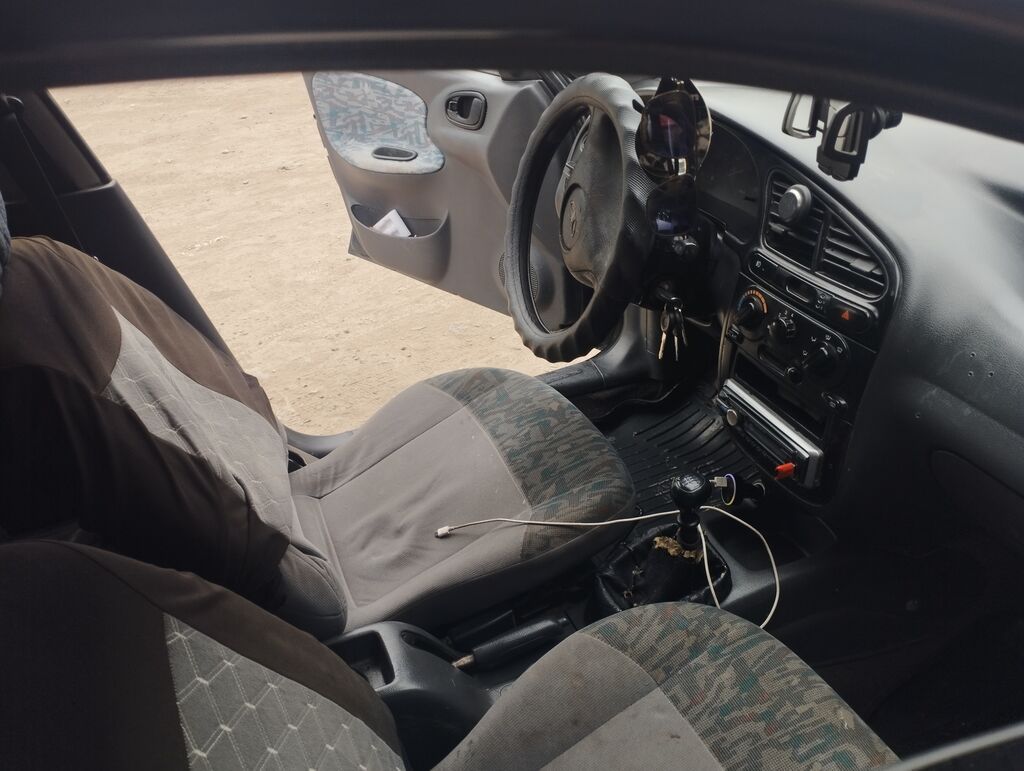 Daewoo Lanos: 1999 г., 1.5 л, Механика, Бензин, Седан: фото 4
