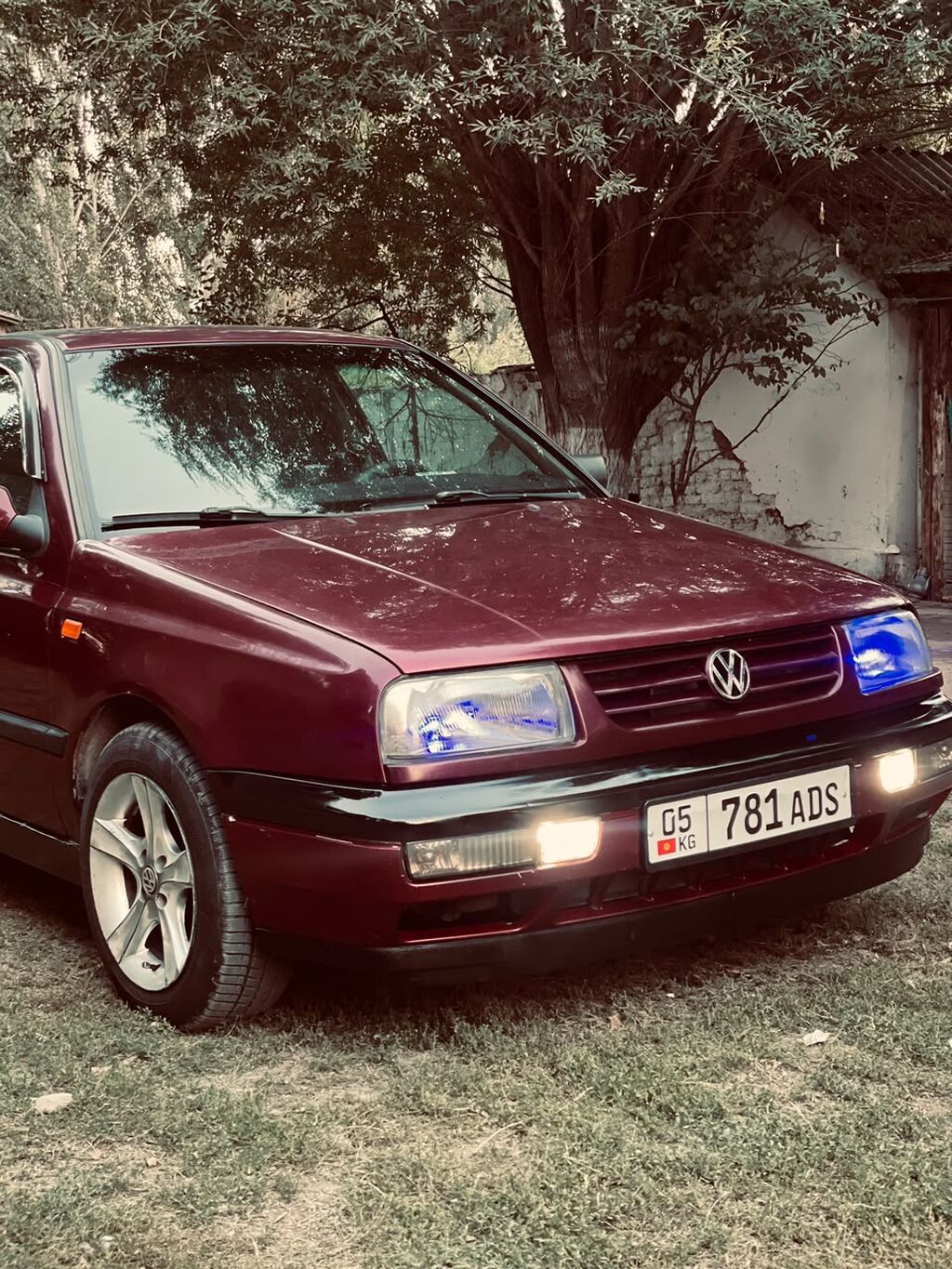Volkswagen Vento: 1992 г., 1.8 л, Механика, Бензин, Седан: фото 3