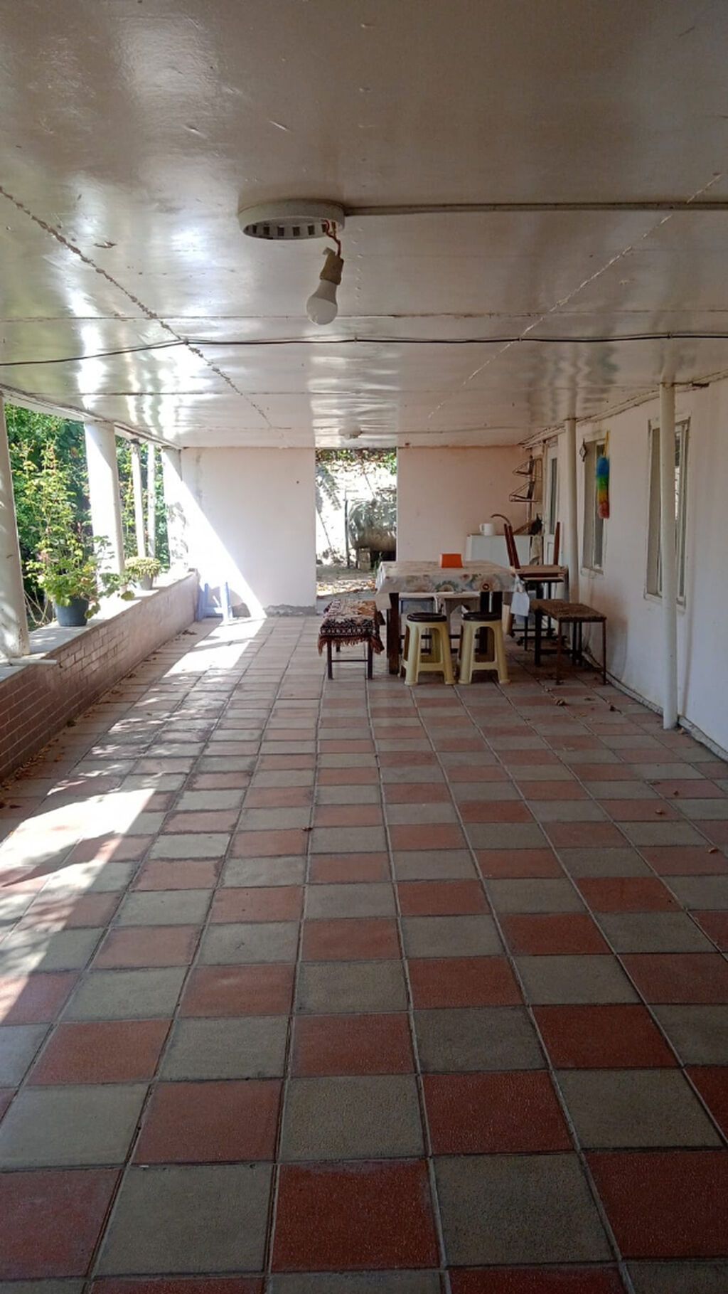 Şamaxıda 2 mərtəbəli, bağçalı həyət evi kirayə verilir. Ailəli şəxslər