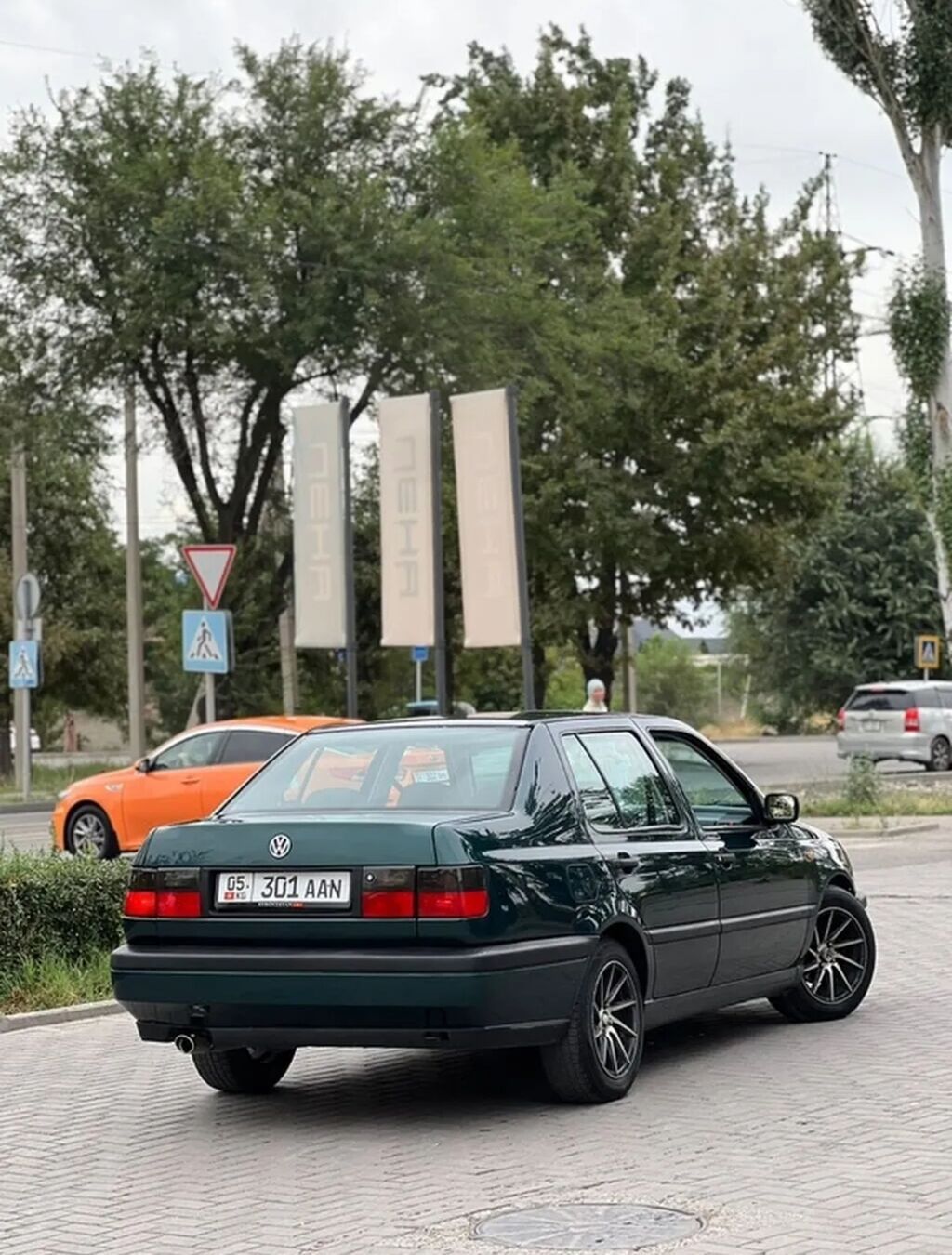 Volkswagen Vento: 1996 г., 1.8 л, Механика, Бензин, Седан: фото 5