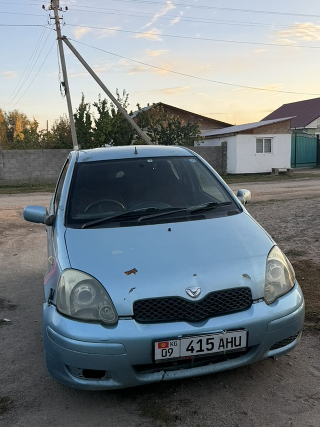 Toyota Vitz: 2002 г., Автомат, Бензин, Хэтчбэк: фото 1
