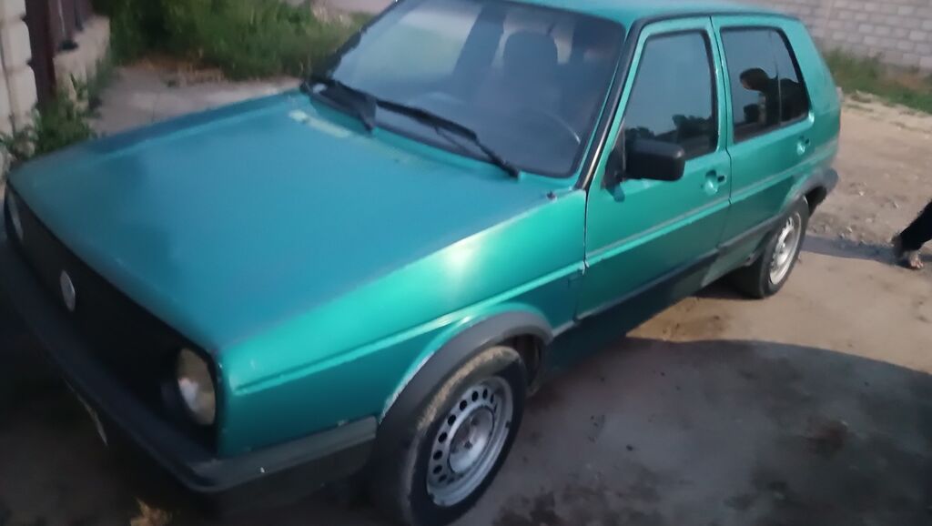 Volkswagen Golf: 1991 г., 1.8 л, Механика, Бензин, Хэтчбэк: фото 4