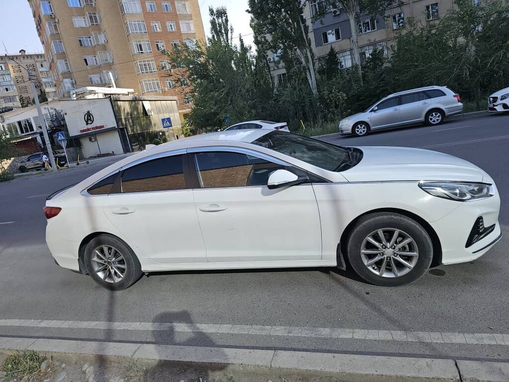Hyundai Sonata: 2017 г., 2 л, Автомат, Газ, Седан: фото 2