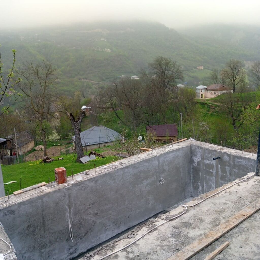 3 otaqlı, 96 kv. m, Təmirsiz