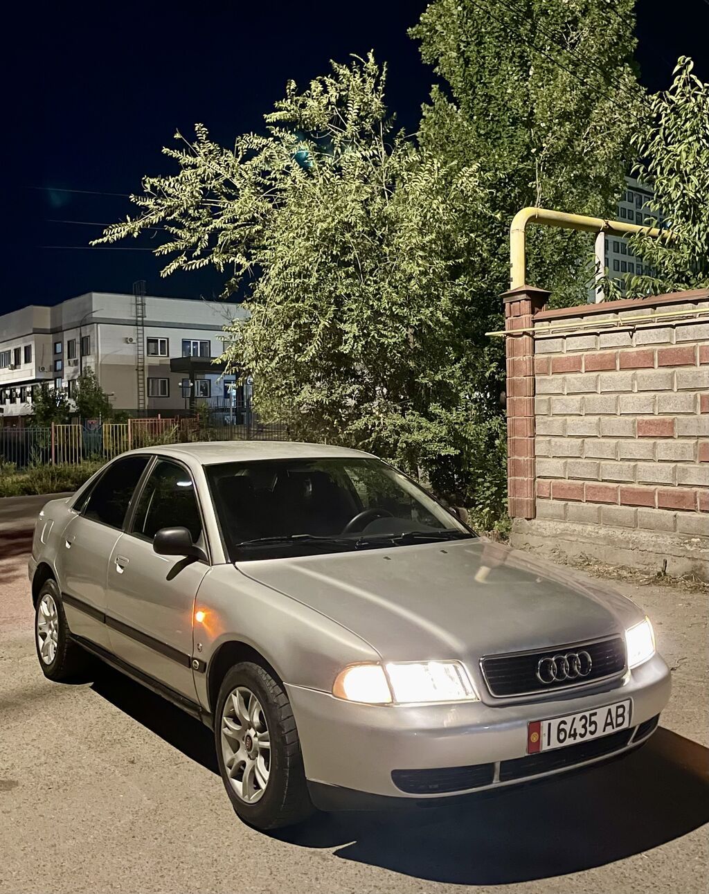 Audi A4: 1996 г., 1.8 л, Автомат, Бензин, Седан: фото 2